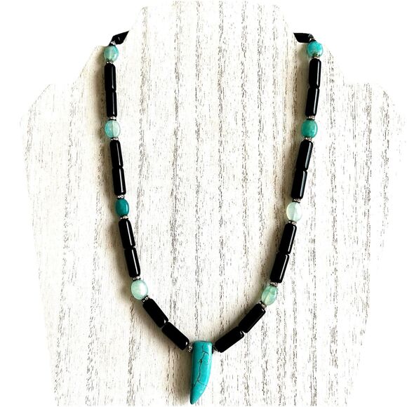 Black Beads And Green Amazonite Choker Necklace With Pendant 18" with 1" Pendant - Picture 2 of 5